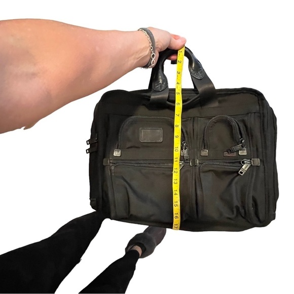 Tumi Travel Canvas Messenger Bag with Travel Slip And Shoulder Strap Laptop - Picture 5 of 11